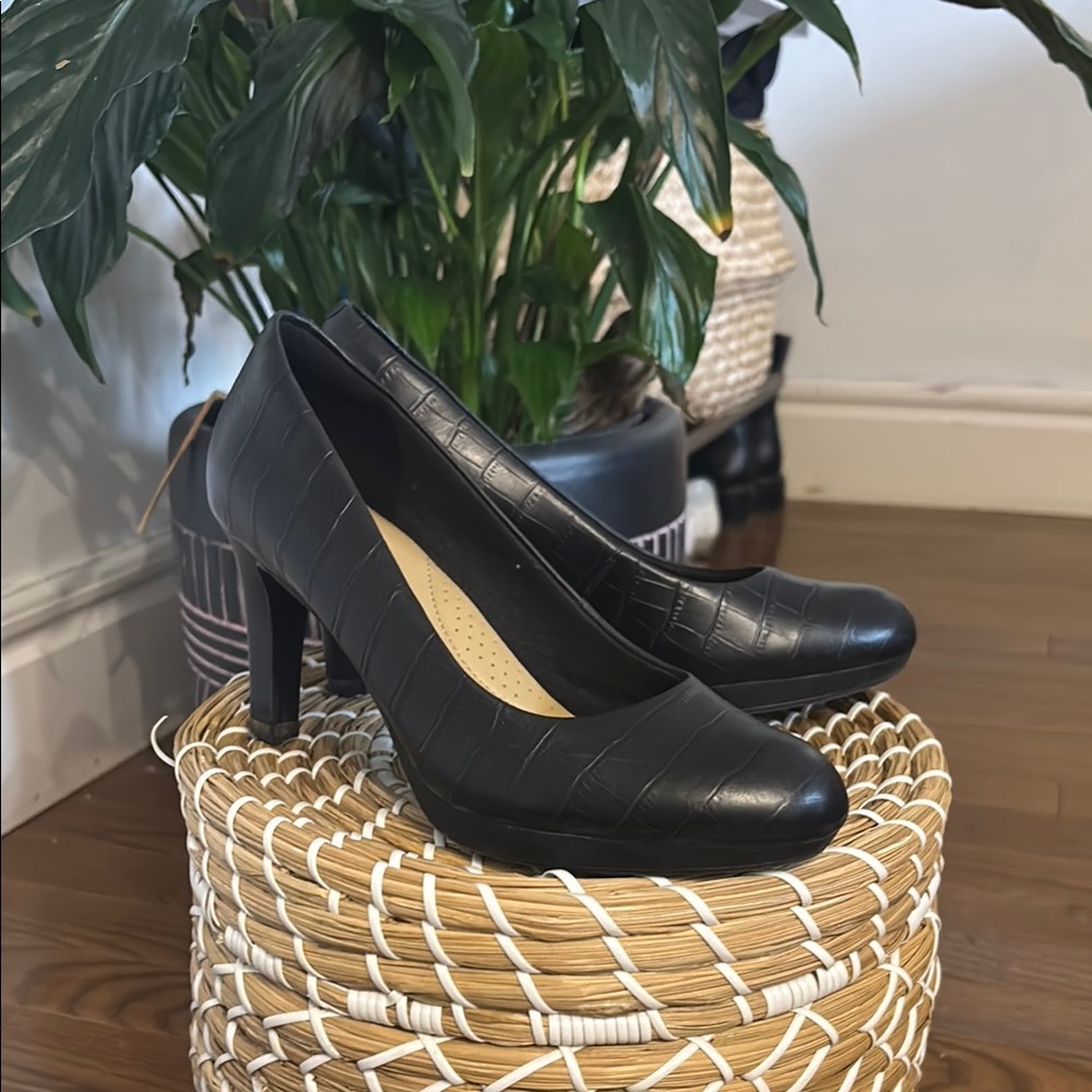 Clark’s - Black Heeled Pumps